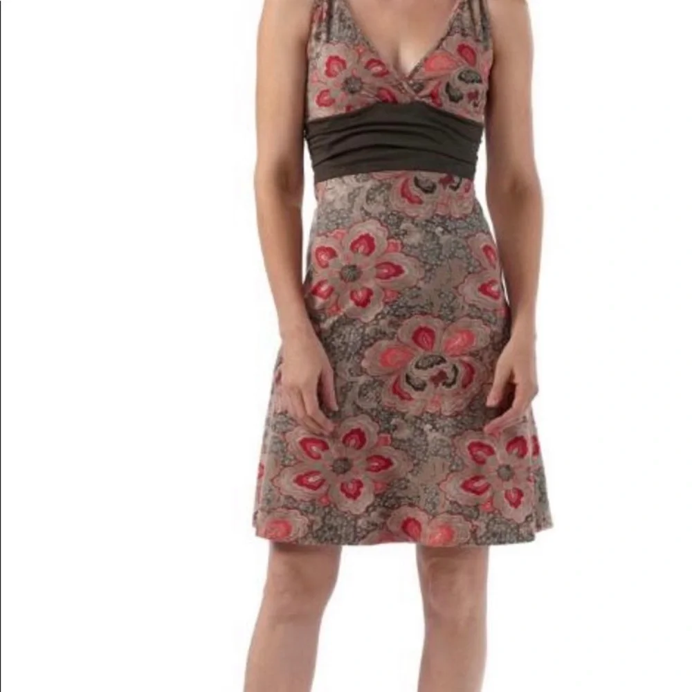 PATAGONIA • “Margot” Sleeveless V-Neck Organic Cotton Floral Dress - Size S - Picture 2 of 16
